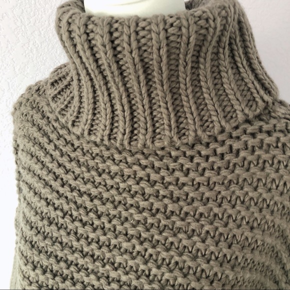 Turtle neck sweater - Picture 5 of 7